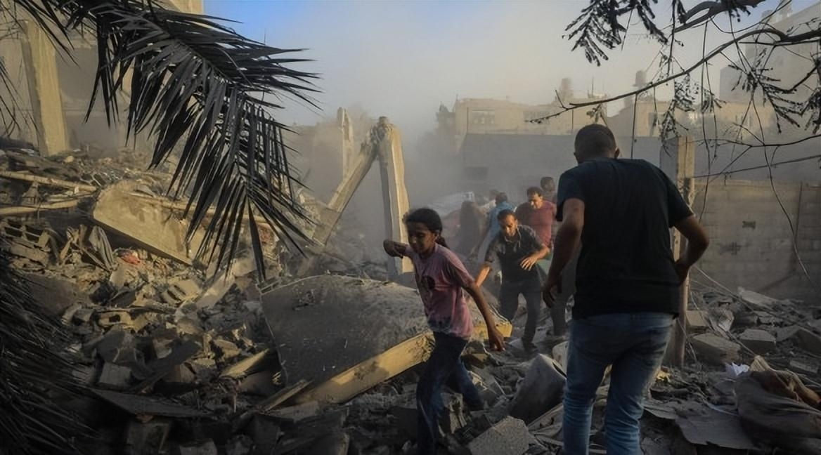 体育直播-字母哥在MAD比赛中败北，比赛局势复杂引发热议！(地下八英里gai比赛视频)