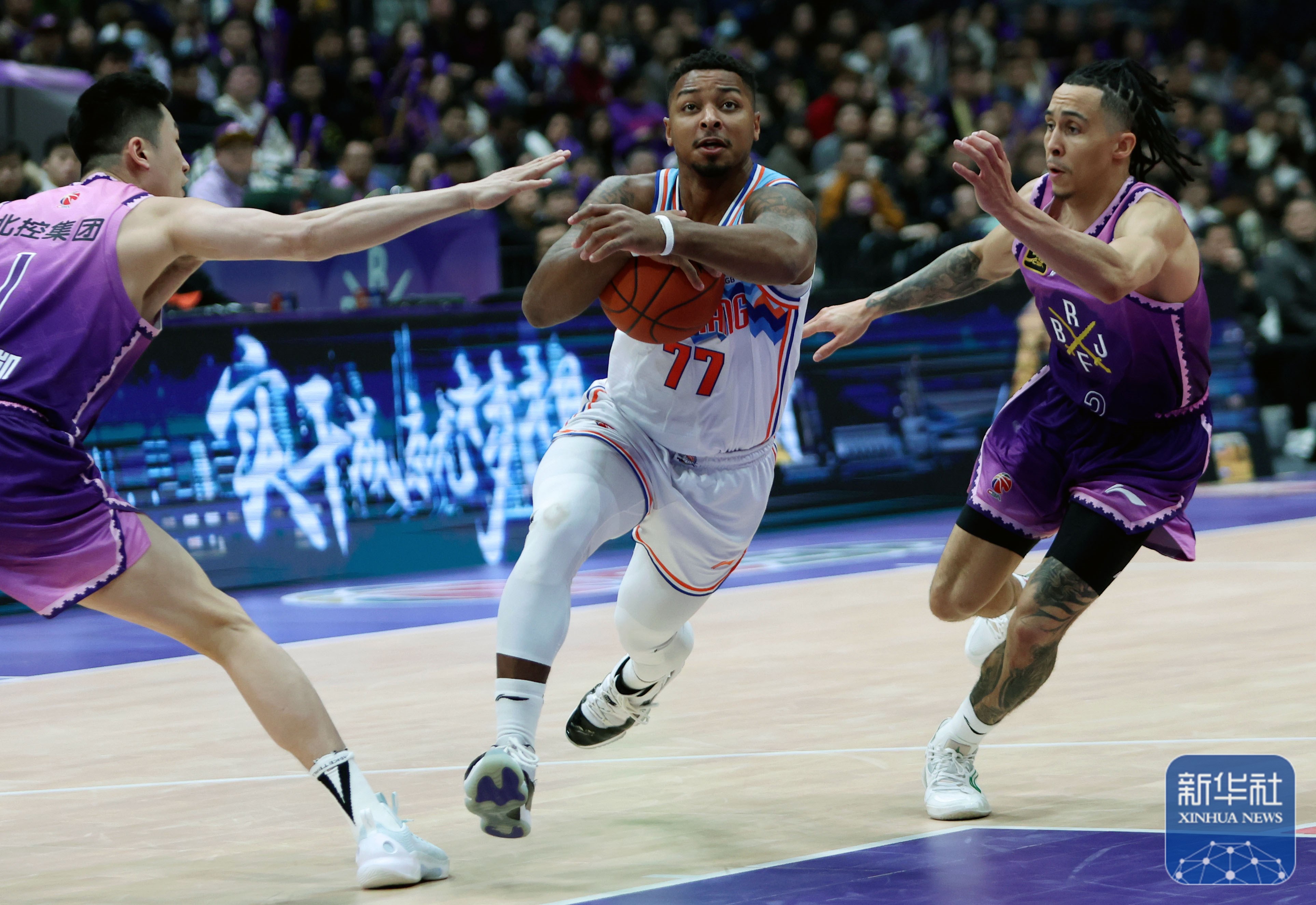 APP下载-布莱顿发布备战花絮，赛前战术微调，CBA常规赛任务艰巨，控场能力受关注(曼联客战布莱顿势均力敌)