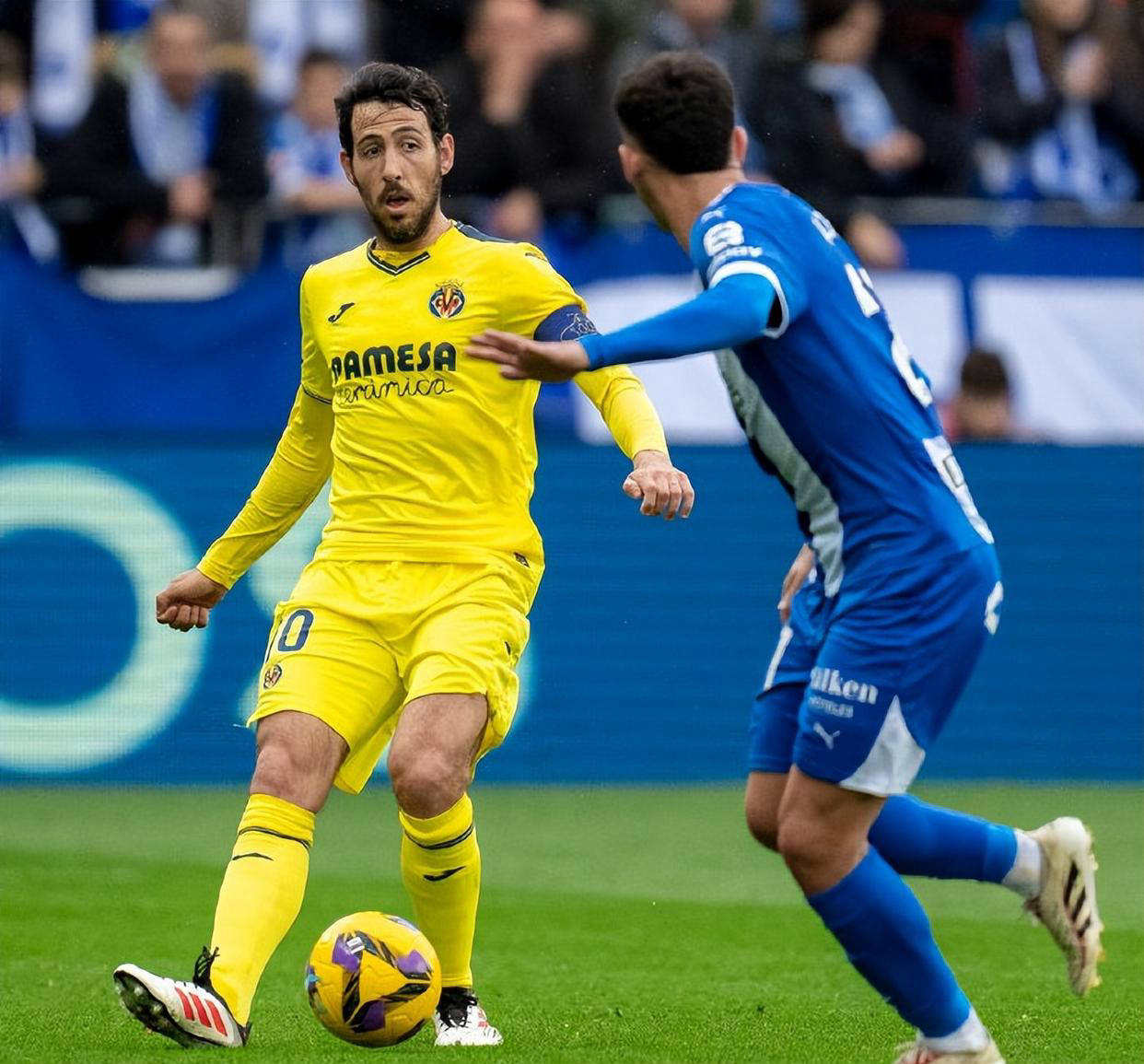 窗口期亚特兰大调整名单以备西甲利物浦远射贴柱备战中超，比利亚雷亚尔冲刺阶段战术微调看傻球迷的简单介绍