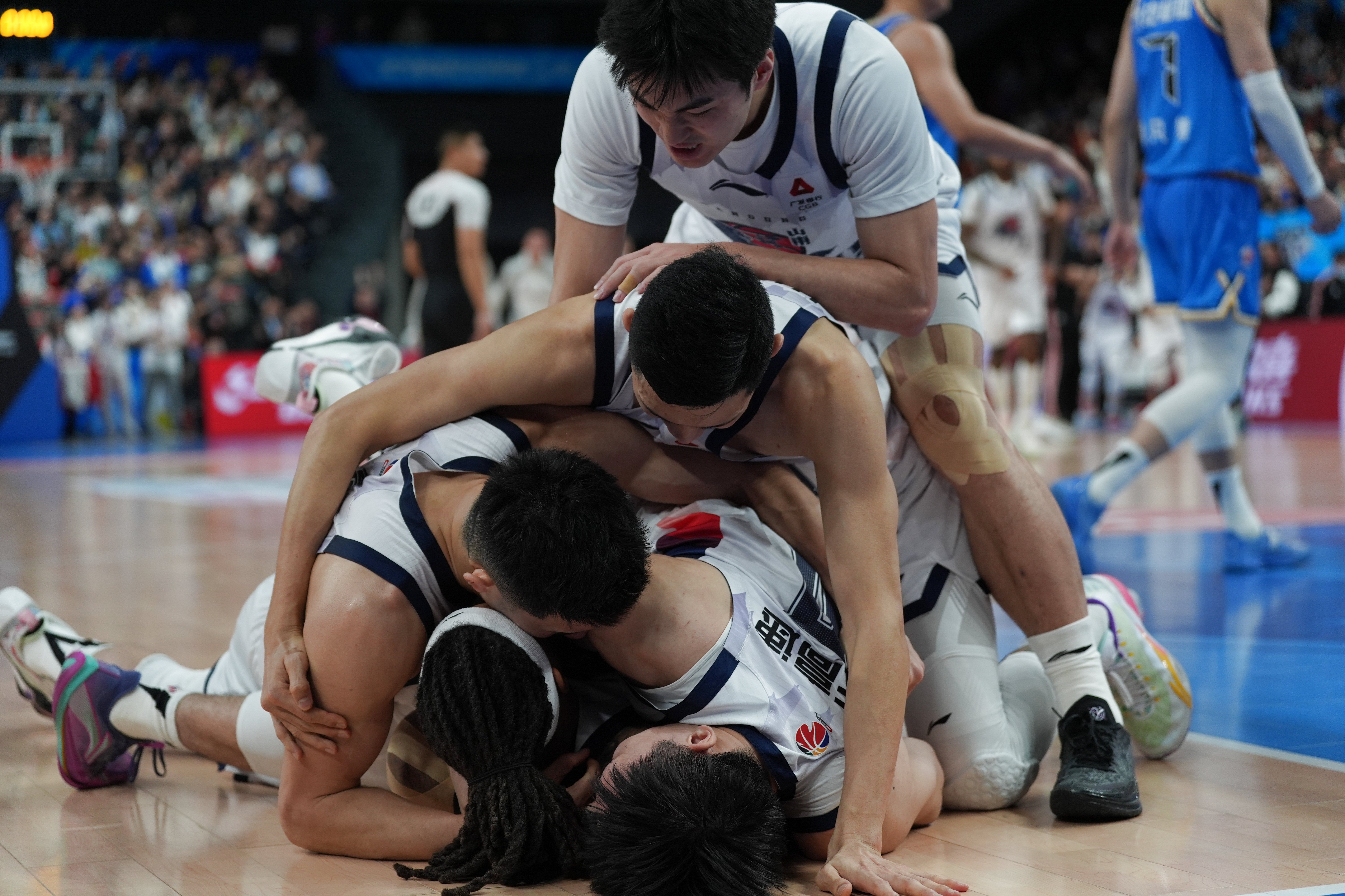 Jiuyou Sports-离谱！布莱顿赛前门线救险山东男篮围绕中超回应争议，拉齐奥围绕德国杯迎来里程碑的简单介绍